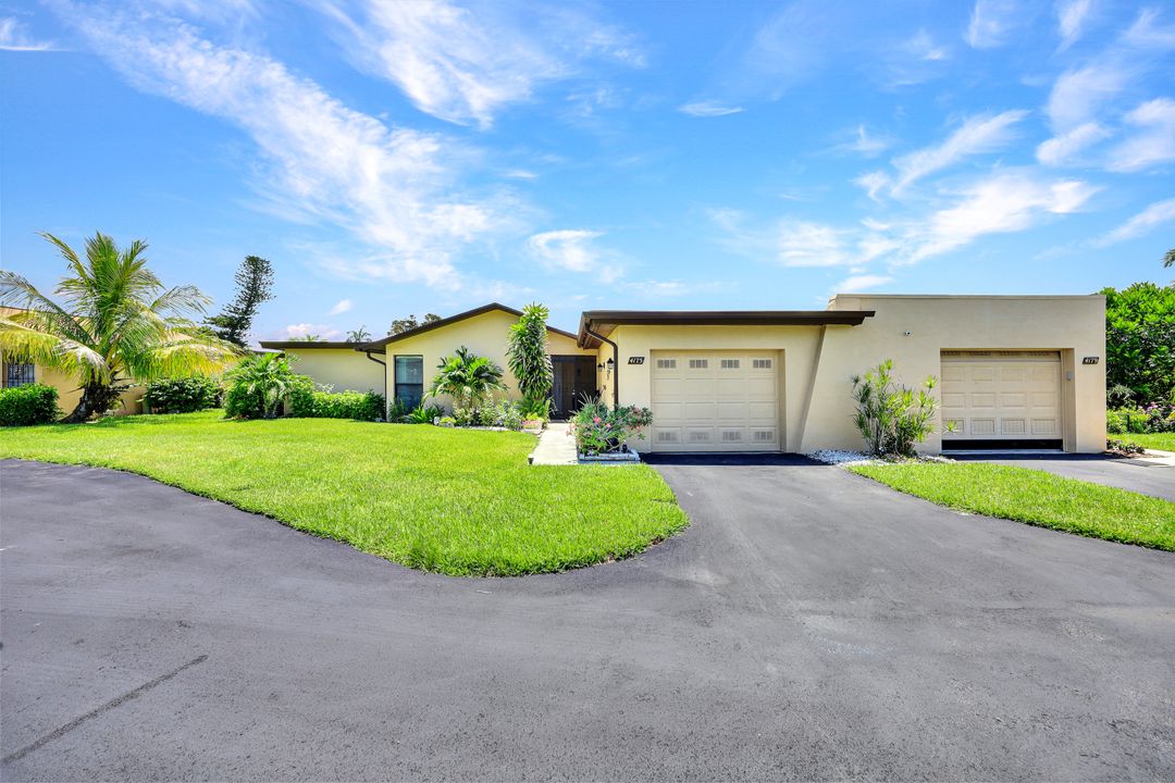 4175 Lakewood Blvd, Naples, FL 34112