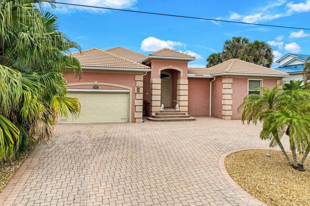 27259 High Seas Ln, Bonita Springs, FL 34135