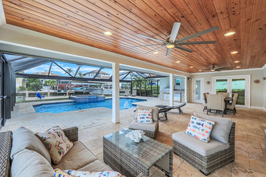 401 Lagoon Ave, Naples, FL 34108