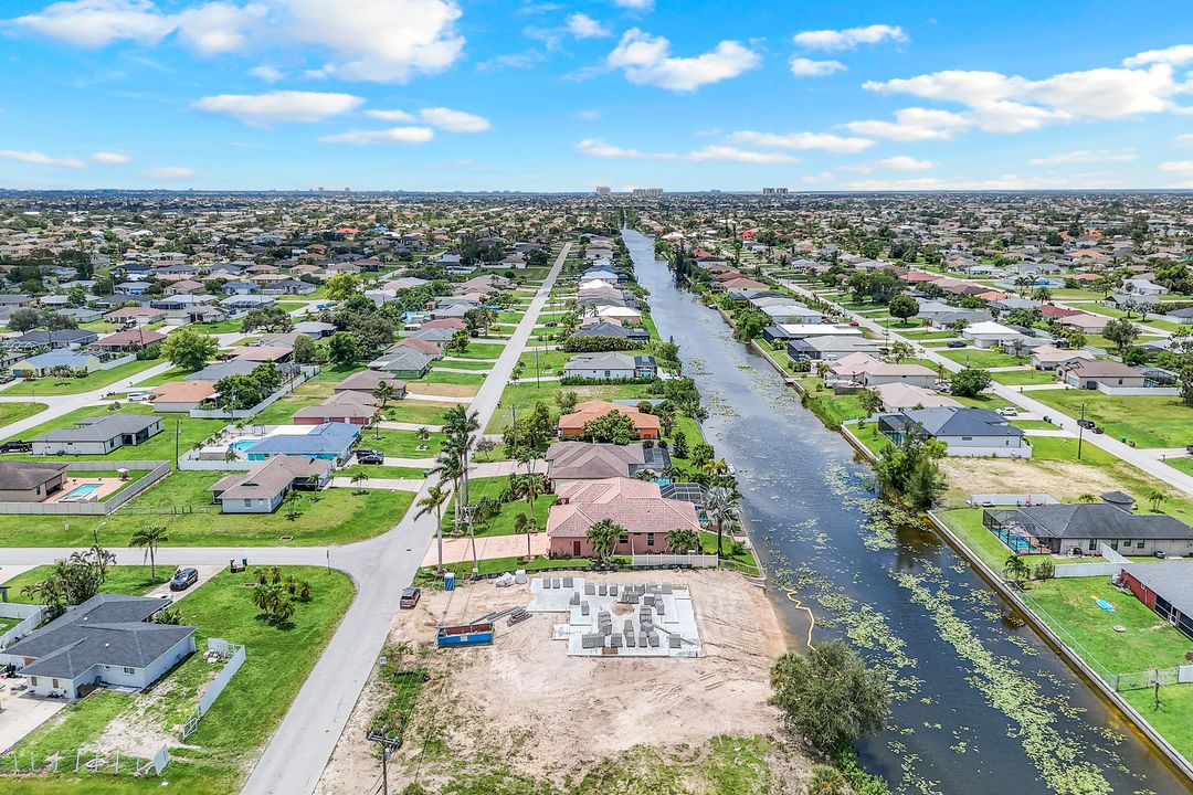 3214 SW 11th Pl, Cape Coral, FL 33914