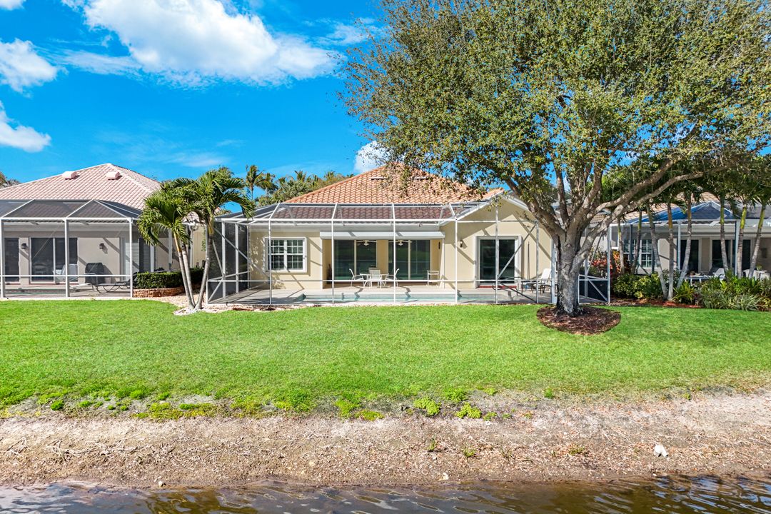4322 Queen Elizabeth Way, Naples, FL 34119