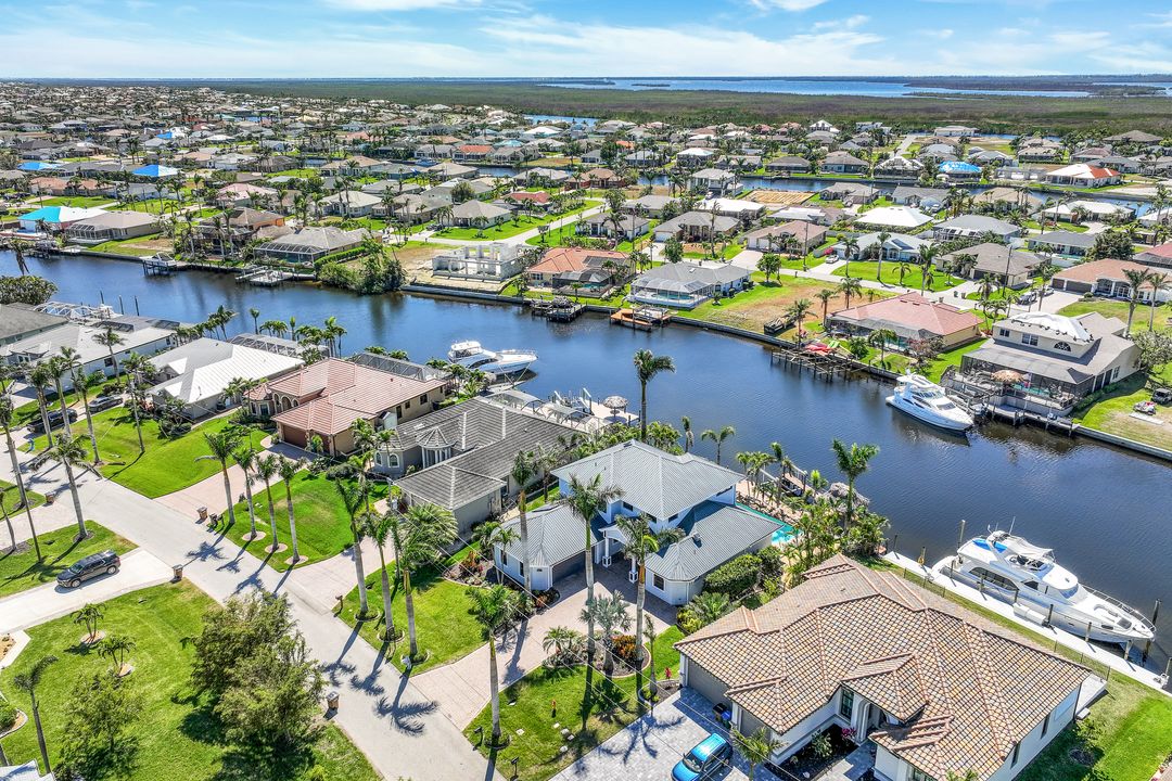 2550 SW 27th Pl, Cape Coral, FL 33914