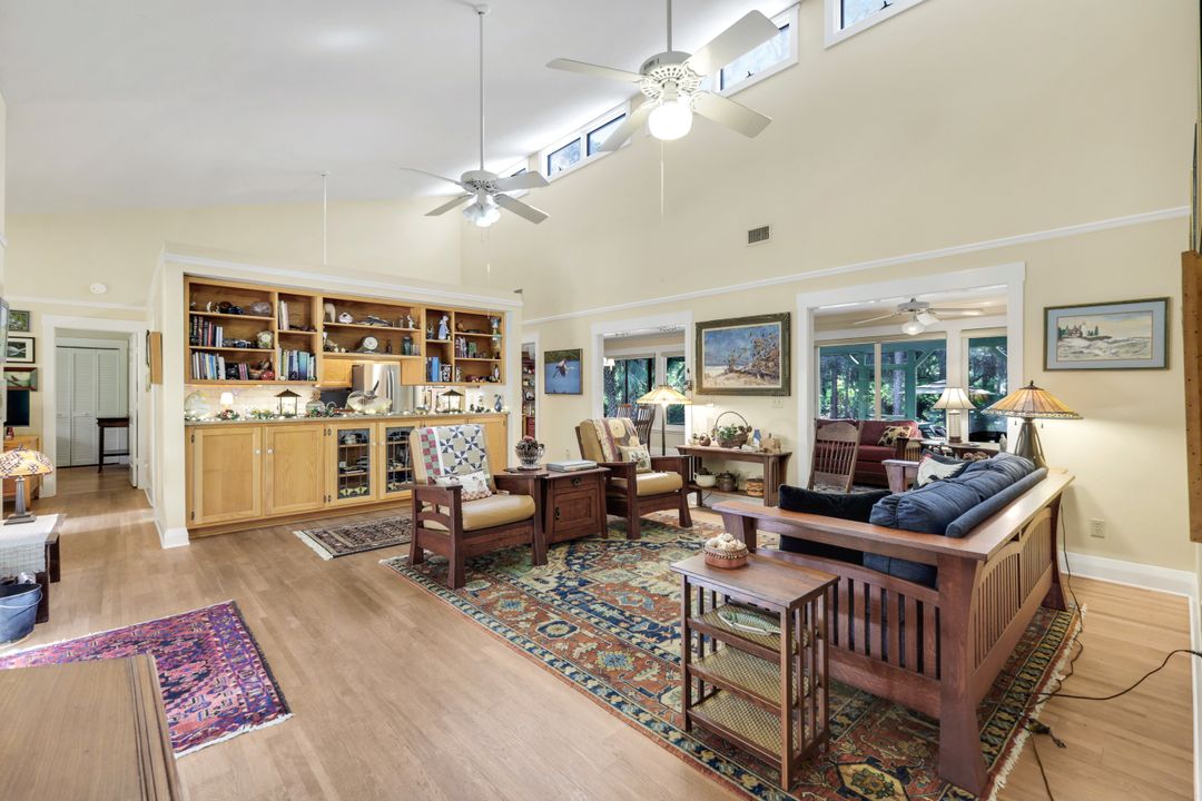 4420 7th Ave SW, Naples, FL 34119