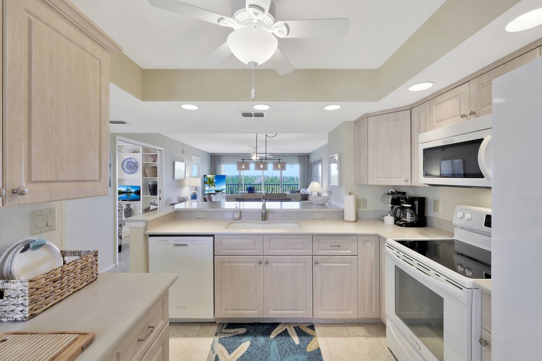 301 Stevens Landing Dr #C-301, Marco Island, FL 34145