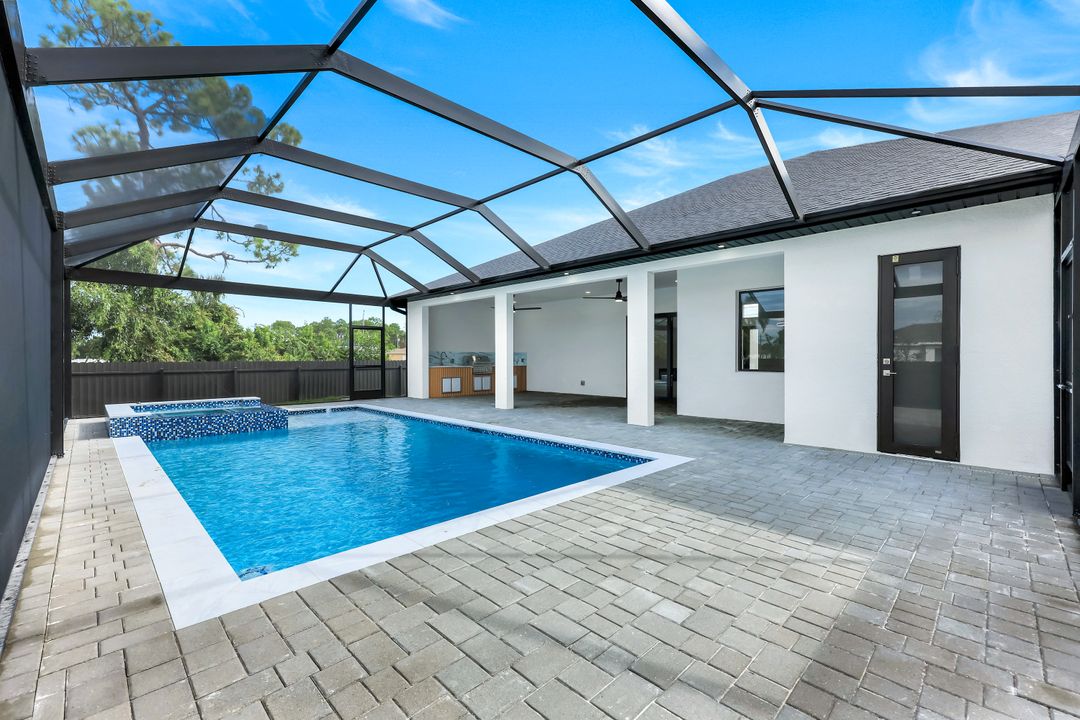 2122 NW 25th Pl, Cape Coral, FL 33993