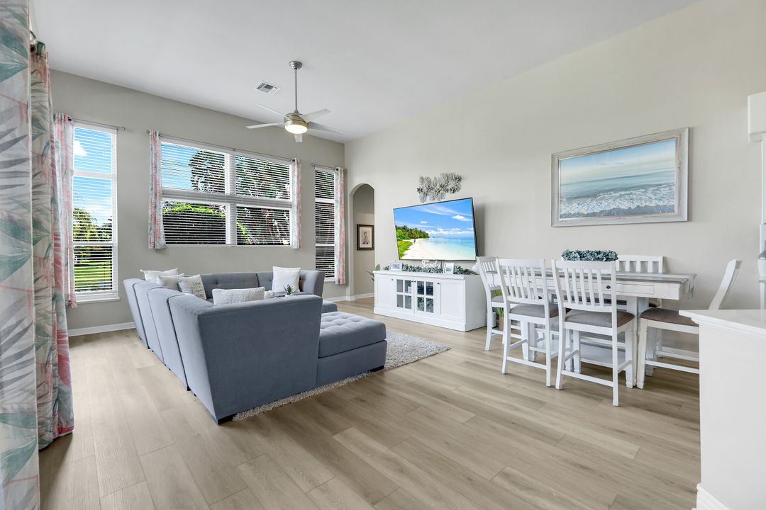 196 Skipping Stone Ln, Naples, FL 34119