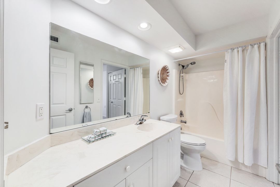 15465 Cedarwood Ln #7-202, Naples, FL 34110