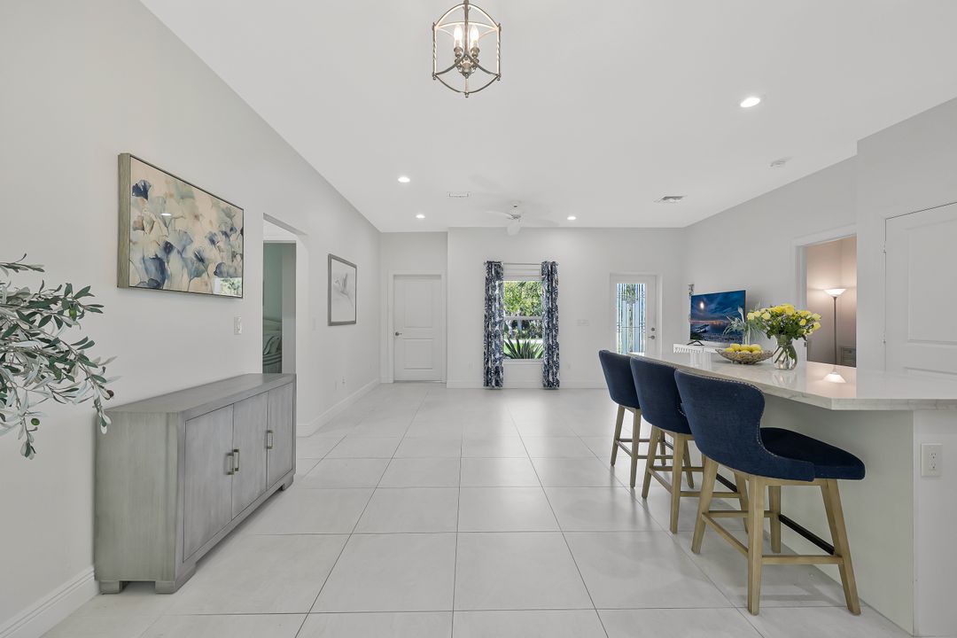 3892 14th St N, Naples, FL 34103