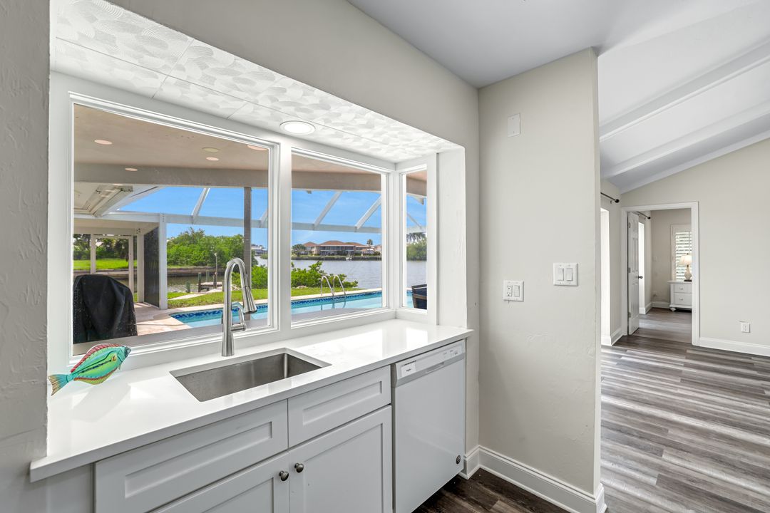 401 Capri Blvd, Naples, FL 34113