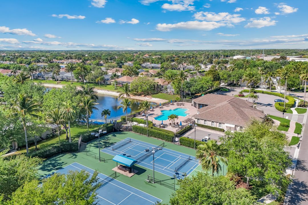 8616 Ibis Cove Cir, Naples, FL 34119