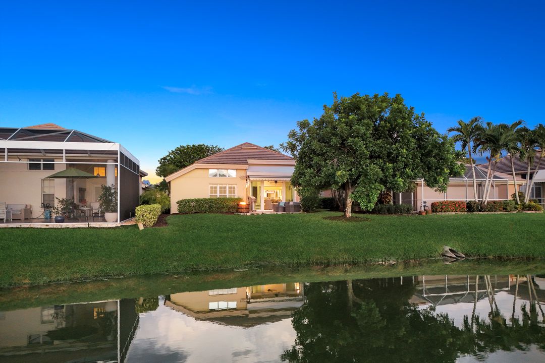 10366 Quail Crown Dr, Naples, FL 34119