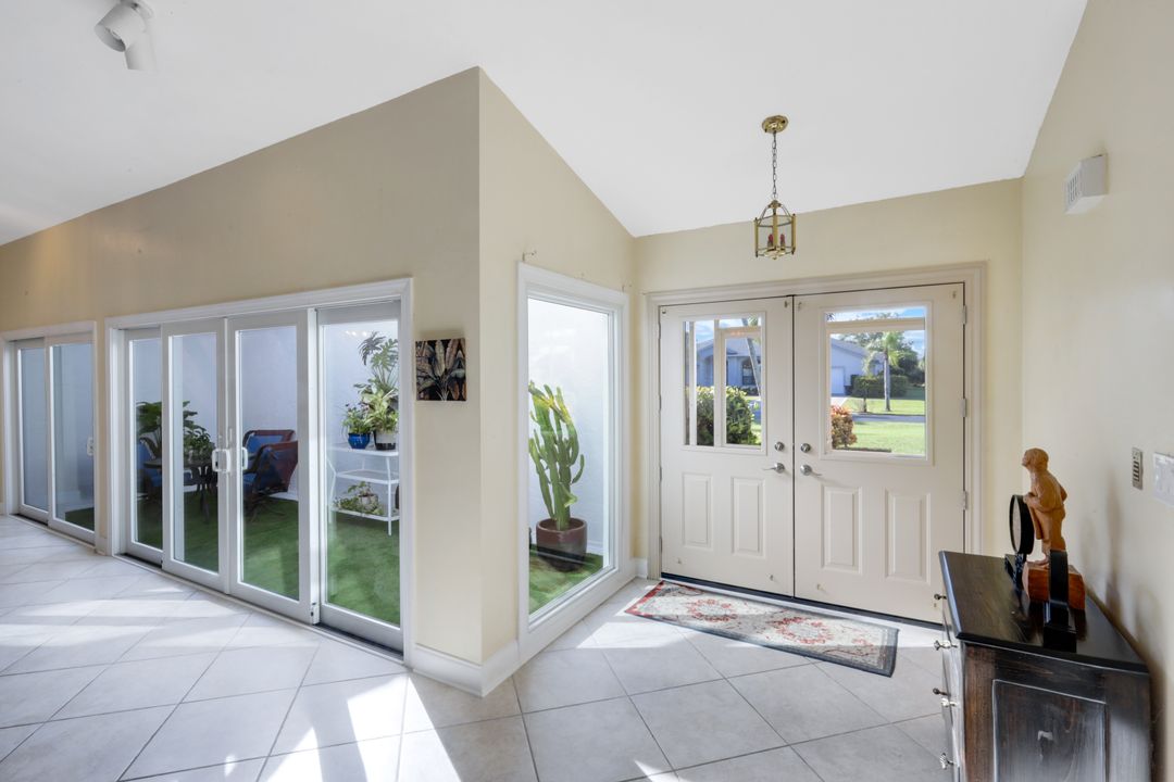 9960 Treasure Cay Ln, Bonita Springs, FL 34135