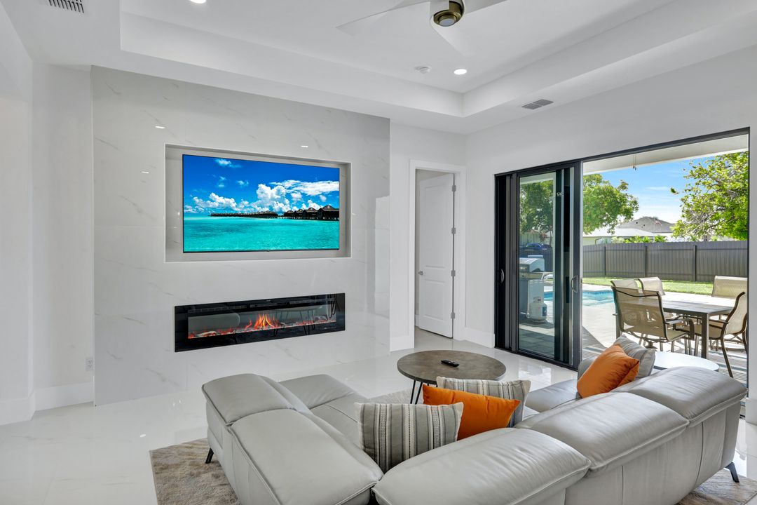 636 NE 8th Terrace, Cape Coral, FL 33909