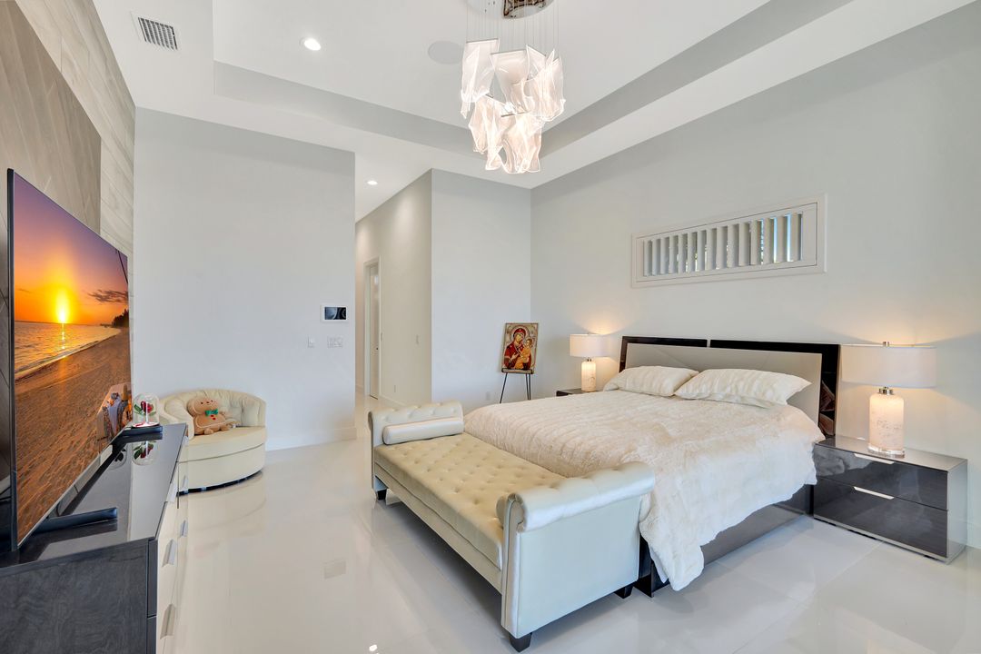 1110 Lenox Ct, Cape Coral, FL 33904