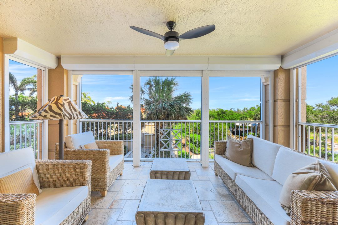6597 Nicholas Blvd #306, Naples, FL 34108