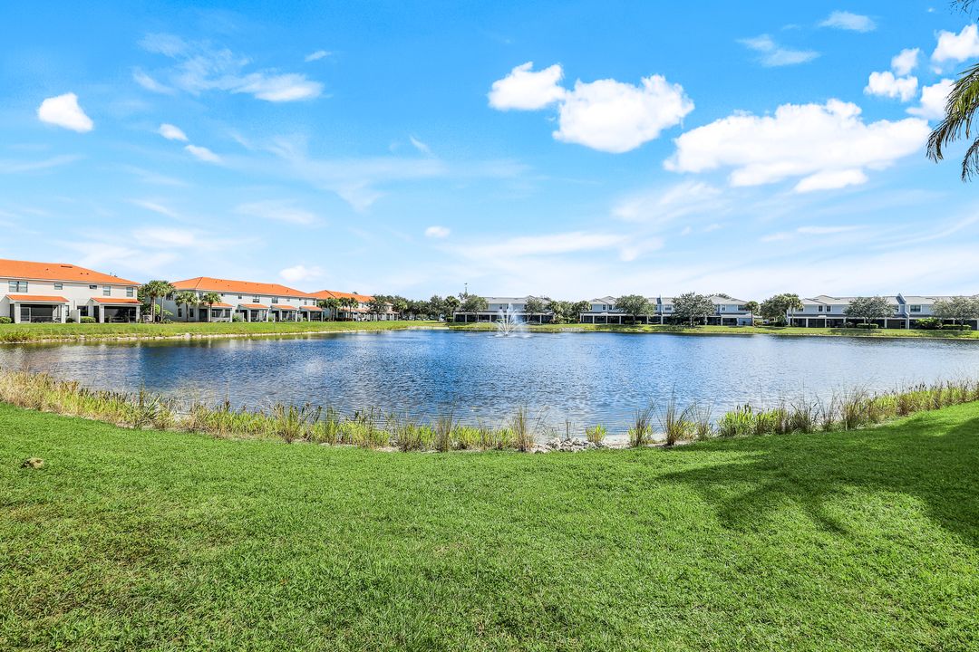 15239 Summit Pl Cir, Naples, FL 34119