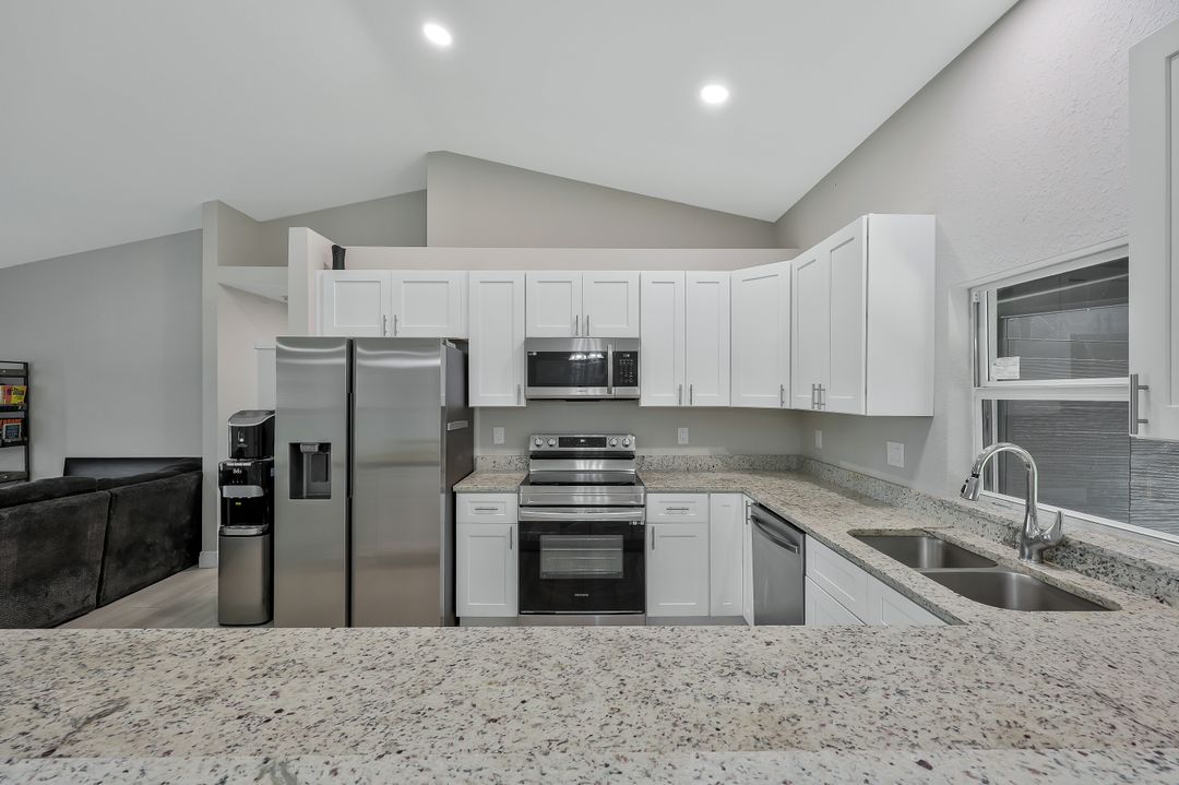 1417 Acacia Ave, Lehigh Acres, FL 33972