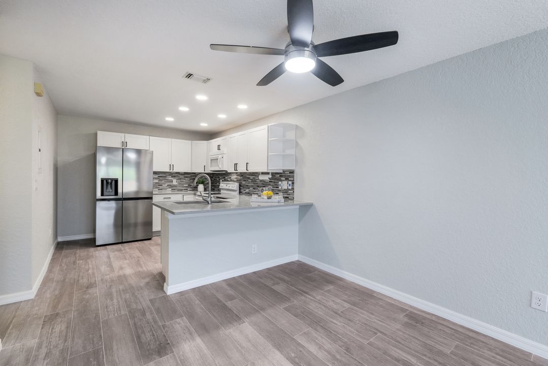 66 Emerald Woods Dr #H7, Naples, FL 34108