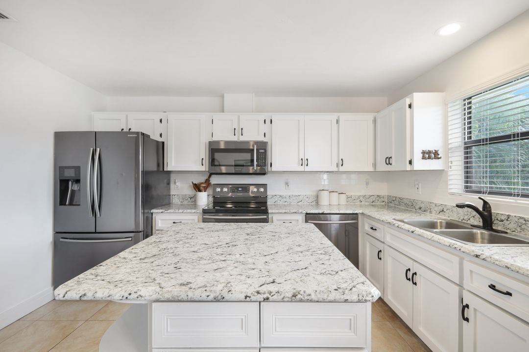 1828 SW 47th St, Cape Coral, FL 33914