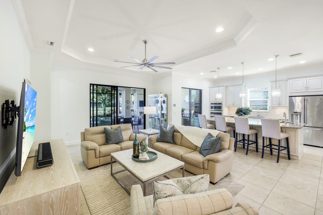 9539 Campanile Cir, Naples, FL 34114