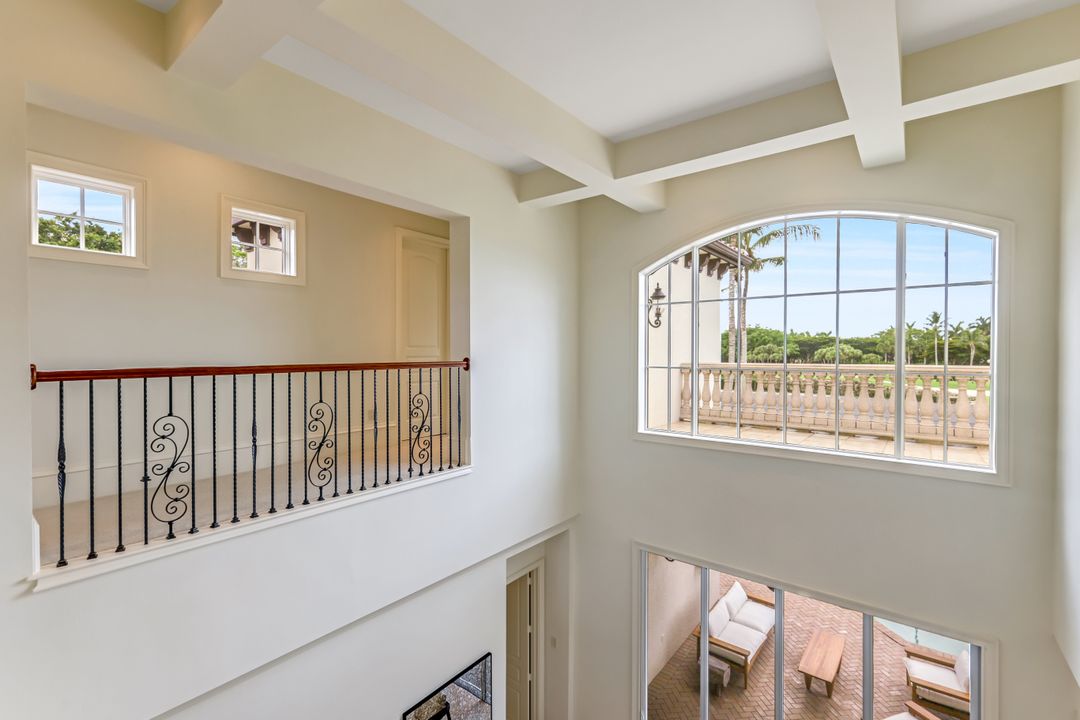 2861 Capistrano Way, Naples, FL 34105