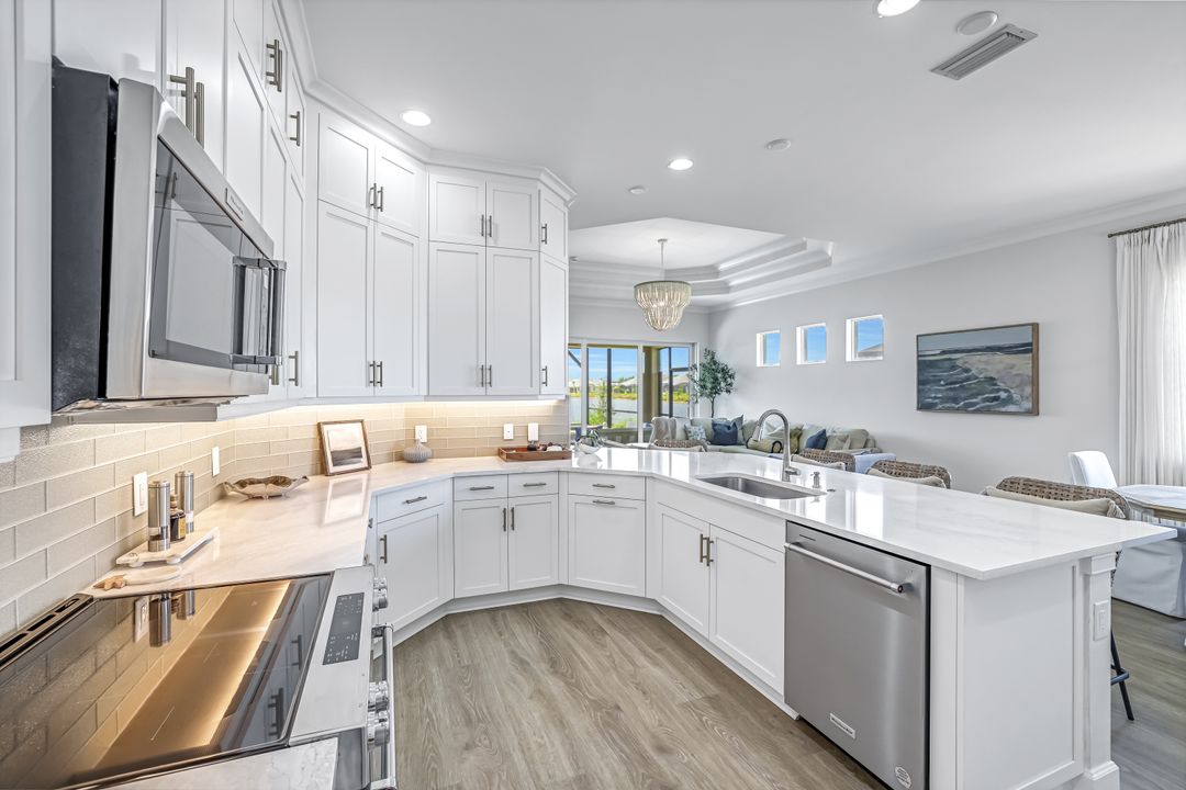 8878 Yucatan Ct, Naples, FL 34112