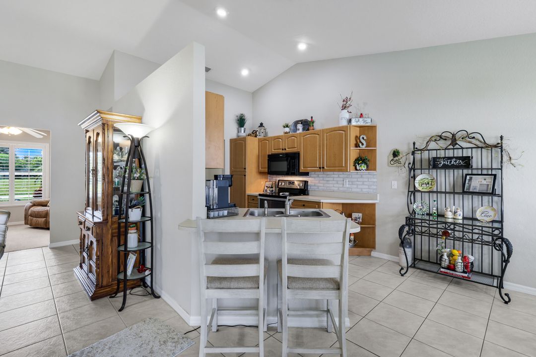 1815 NE 2nd Pl, Cape Coral, FL 33909