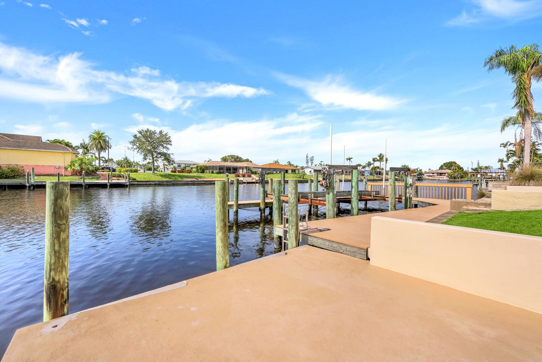 1004 Archer Pkwy E, Cape Coral, FL 33904