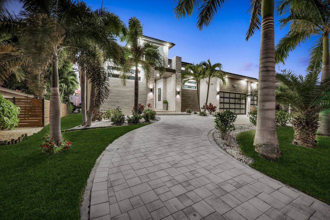 1110 Lenox Ct, Cape Coral, FL 33904