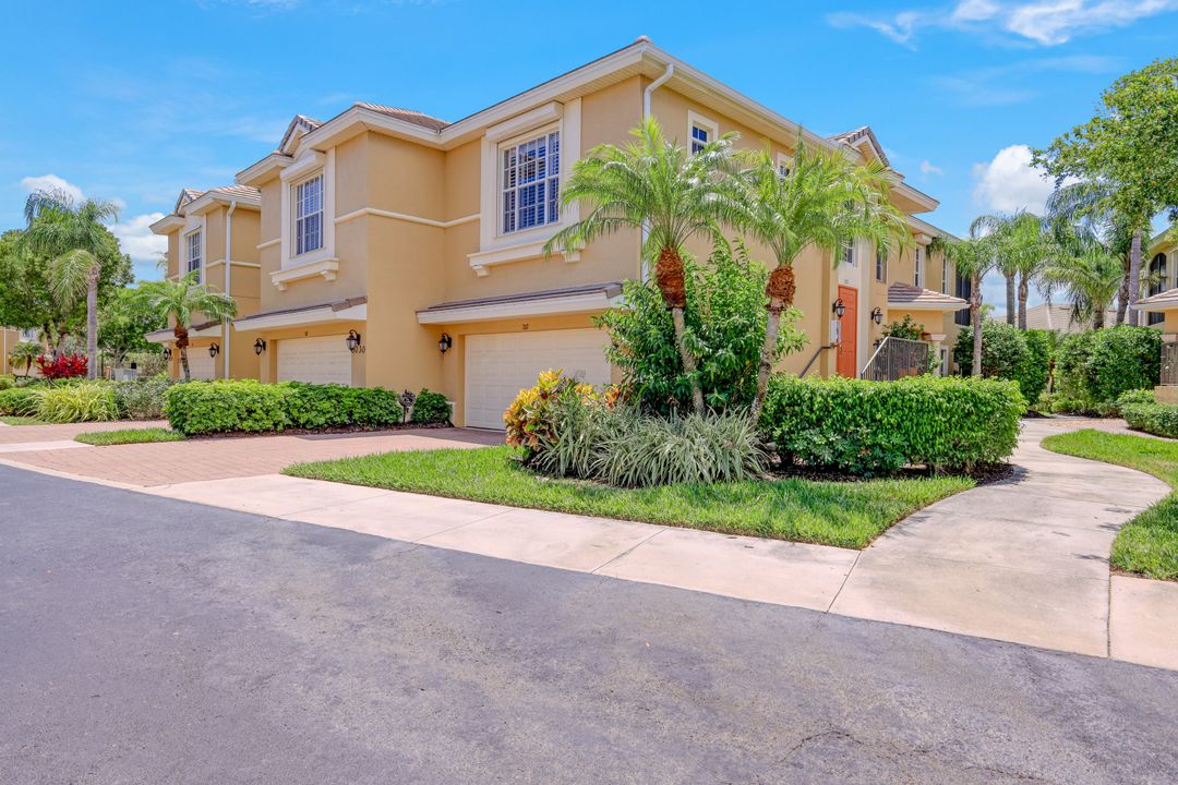 5030 Blauvelt Way #102, Naples, FL 34105