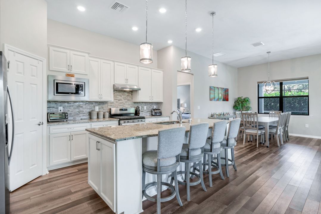 9368 Night Heron Ln, Naples, FL 34120