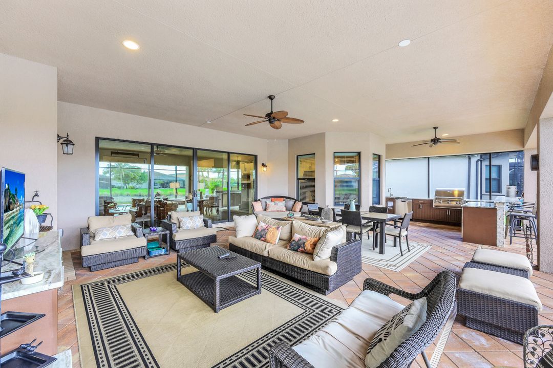 4679 Azalea Dr, Naples, FL 34119