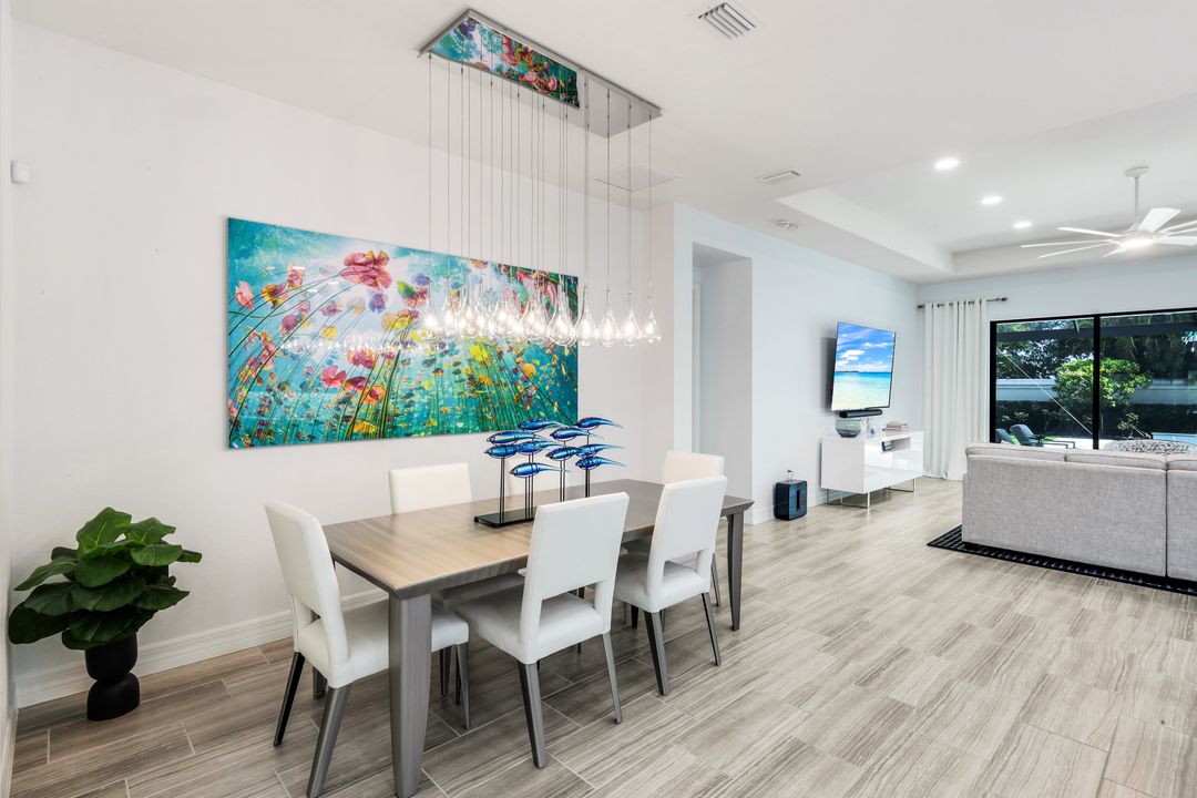 13836 Luna Dr, Naples, FL 34109
