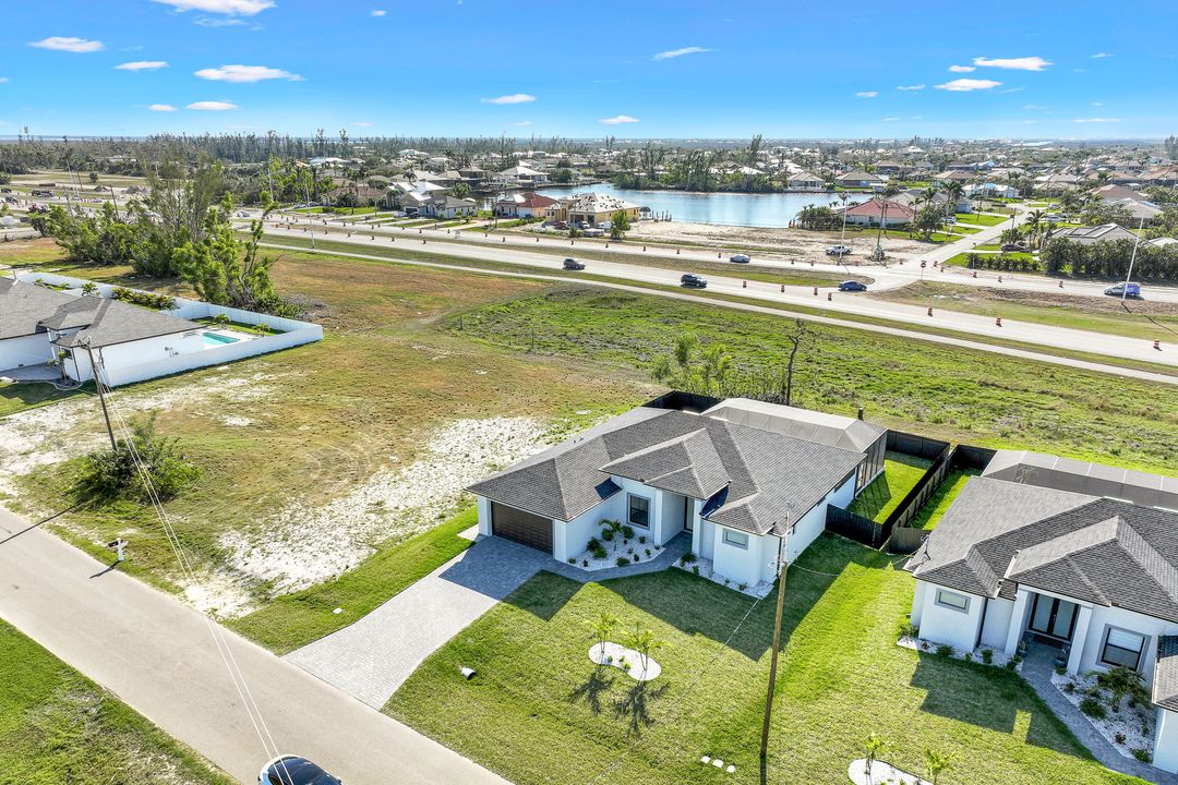 420 SW 31st Pl, Cape Coral, FL 33991