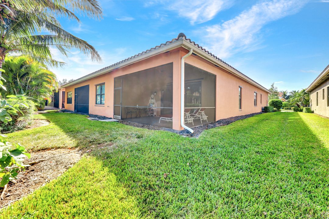 13466 Sumter Ln, Naples, FL 34109