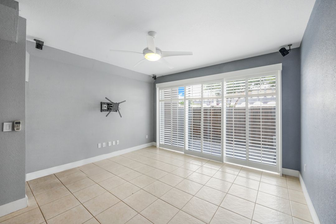 10900 SW 104th St #122, Miami, FL 33176
