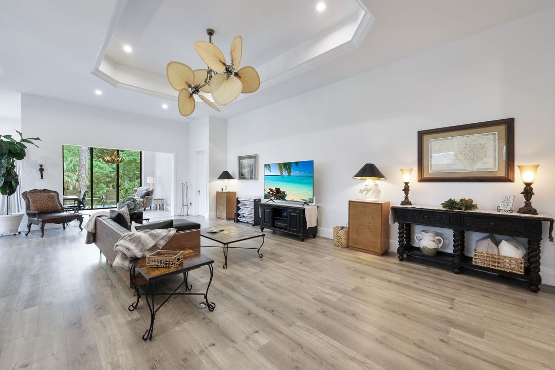 5203 Raintree Ln, Naples, FL 34113