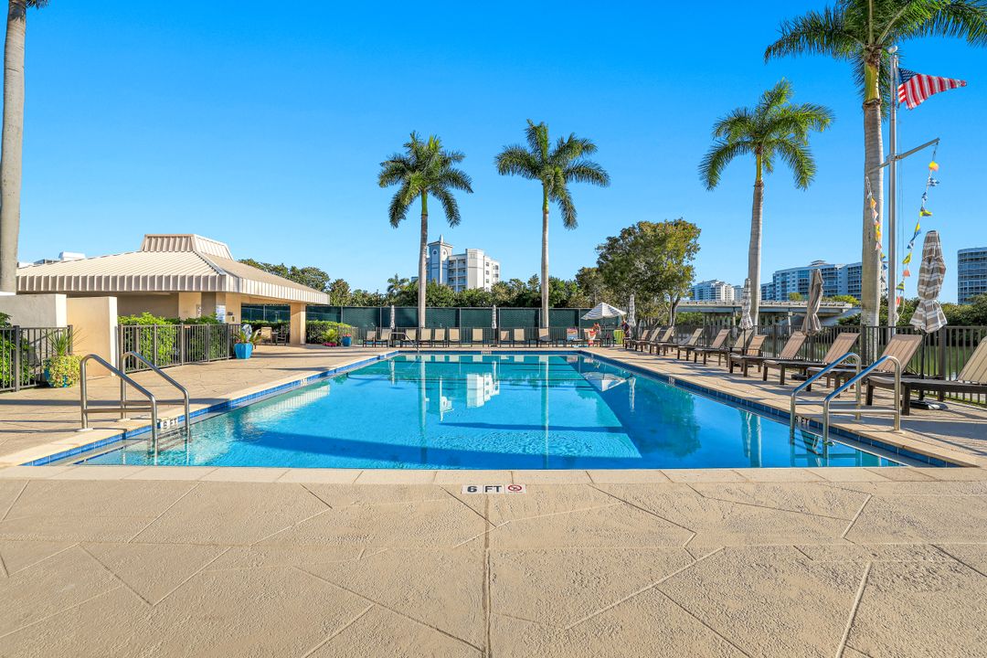 11118 Gulf Shore Dr #401, Naples, FL 34108