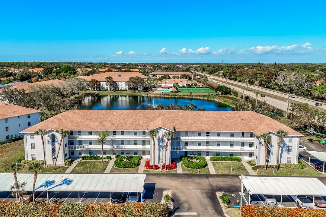 9580 Victoria Ln #208, Naples, FL 34109