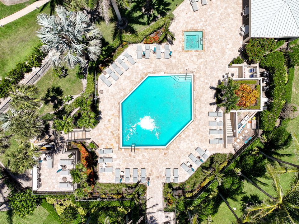 4551 Gulf Shore Blvd N #1003, Naples, FL 34103