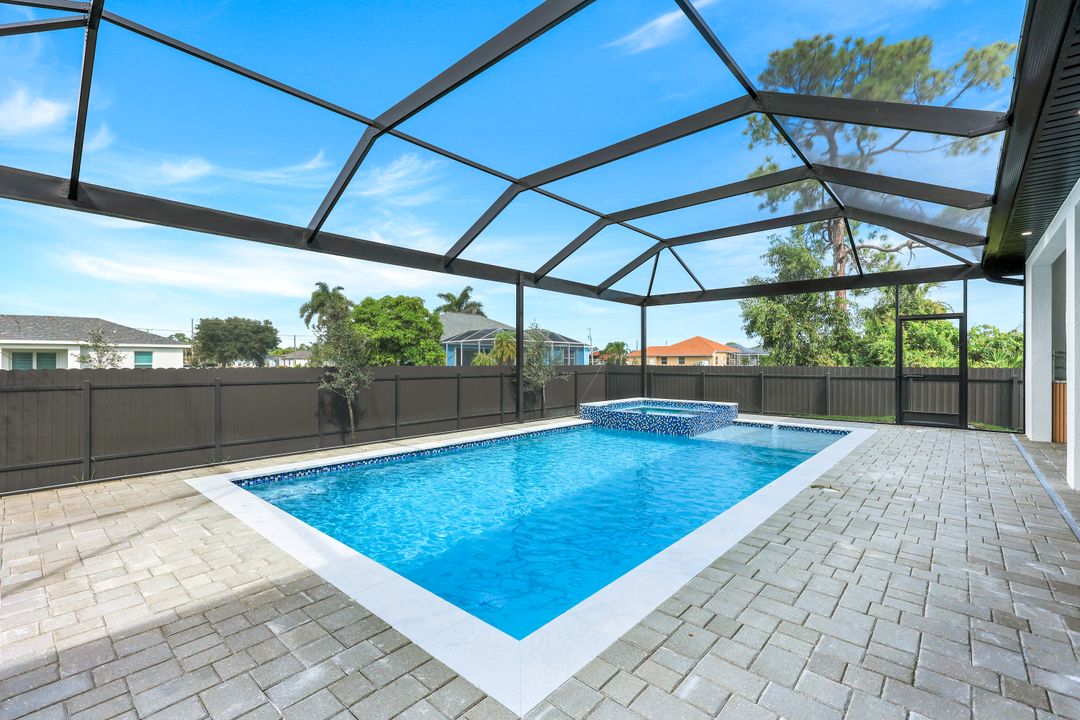 2122 NW 25th Pl, Cape Coral, FL 33993