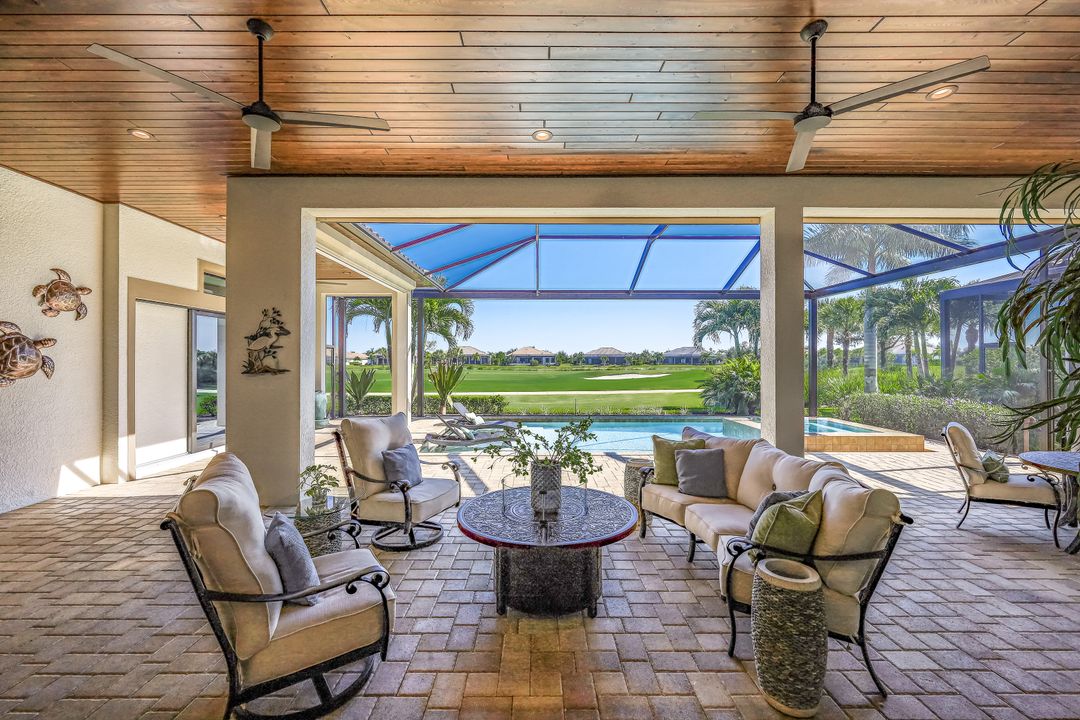 9071 Sorreno Ct, Naples, FL 34119