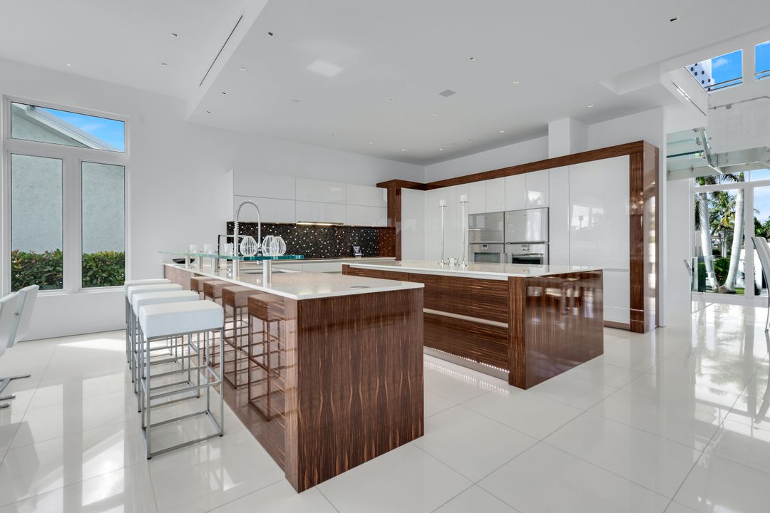 260 Channel Dr, Naples, FL 34108