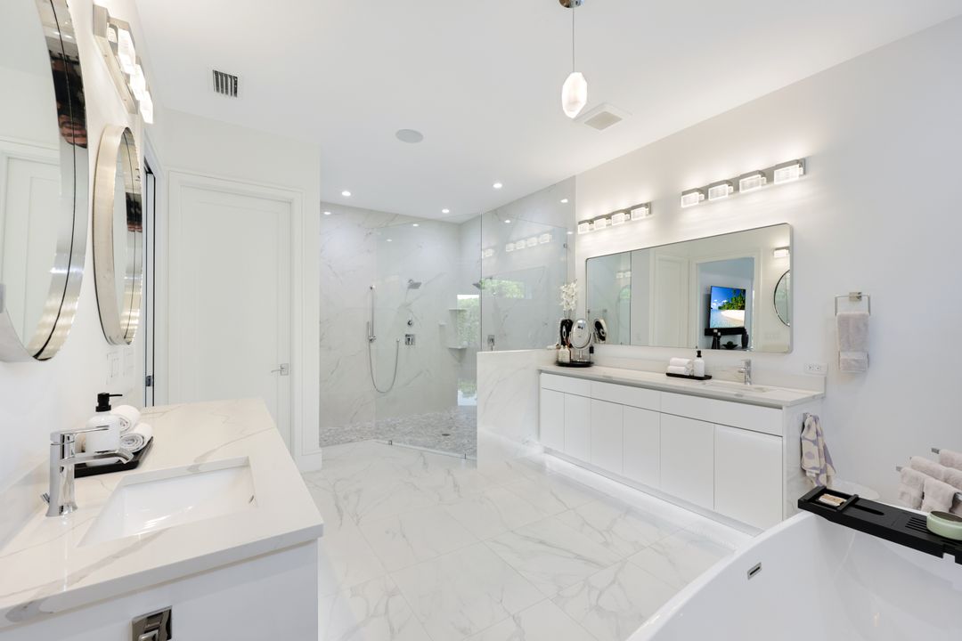 1167 22nd Ave N, Naples, FL 34103