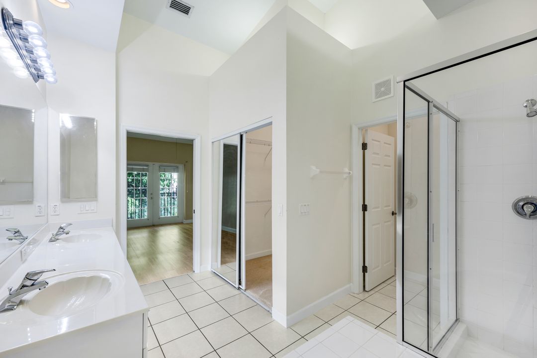 2055 Cascades Dr #6, Naples, FL 34112