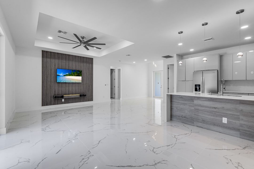 407 Columbus Ave, Lehigh Acres, FL 33972