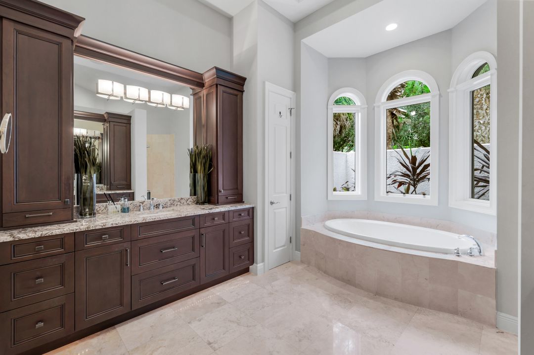 12338 Collier's Reserve Dr, Naples, FL 34110