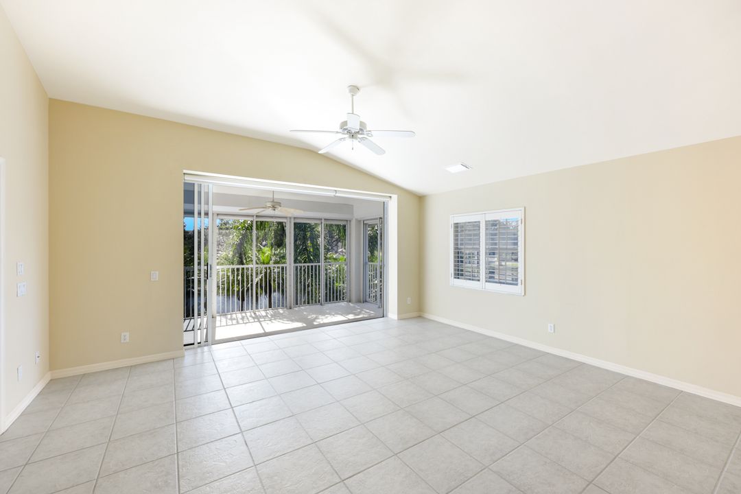 6210 Reserve Cir #504, Naples, FL 34119