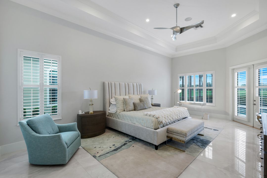 11907 Hedgestone Ct, Naples, FL 34120
