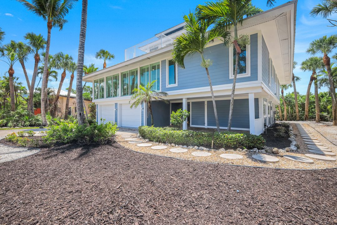 513 Lighthouse Way, Sanibel, FL 33957